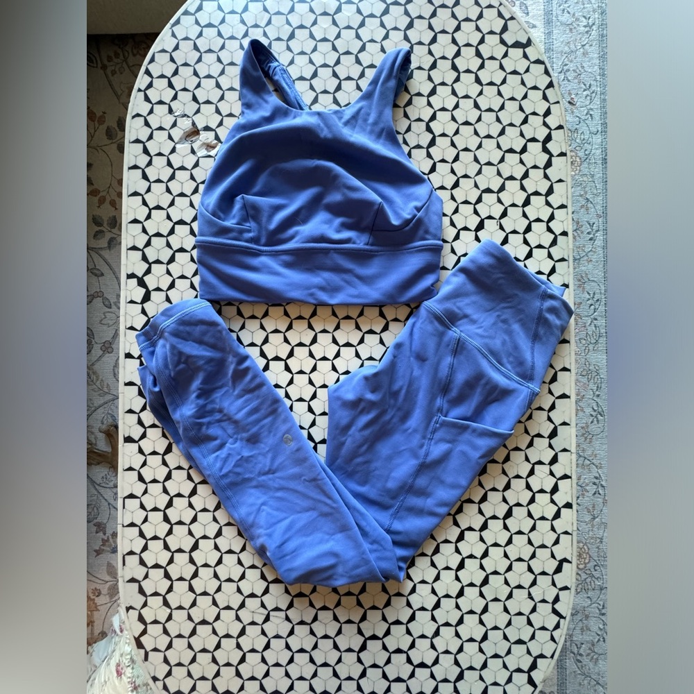 EUC Size 4 Wunder Train Pocket Leggings (25”)